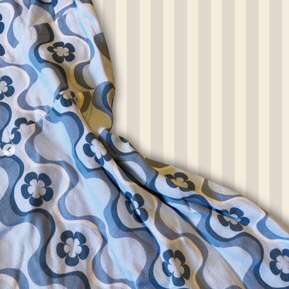 Secondhand Aritzia Sunday Best groovy floral dress - Size: Large - Picture 5 of 5